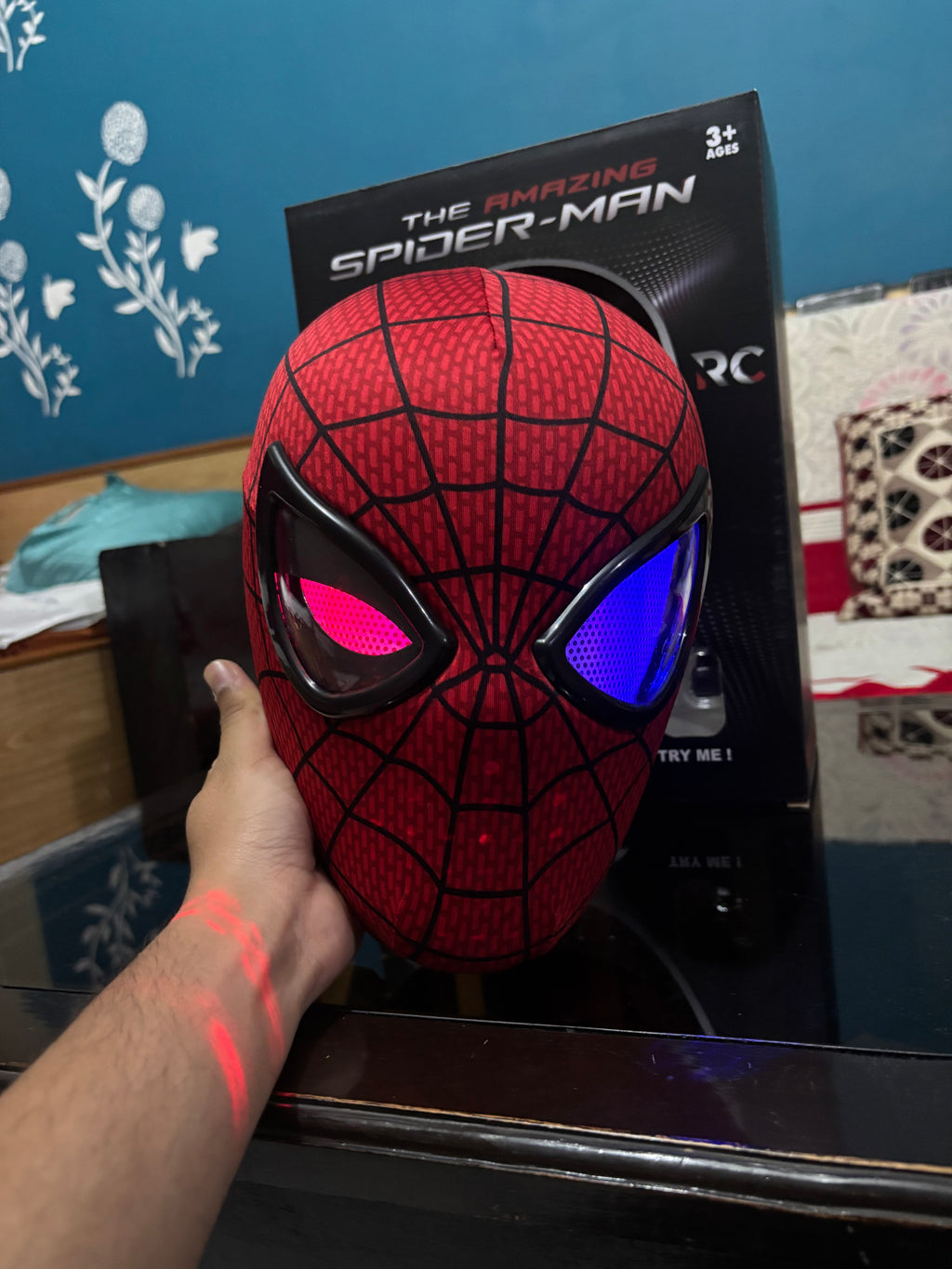 The amazing spiderman mask with ring control