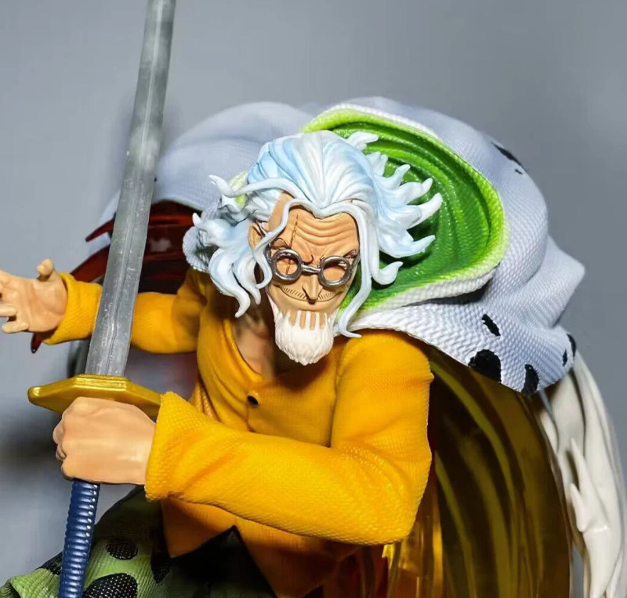 One Piece Silver Rayleigh Attacking Figure | 40 cm | Huge Figure with Light