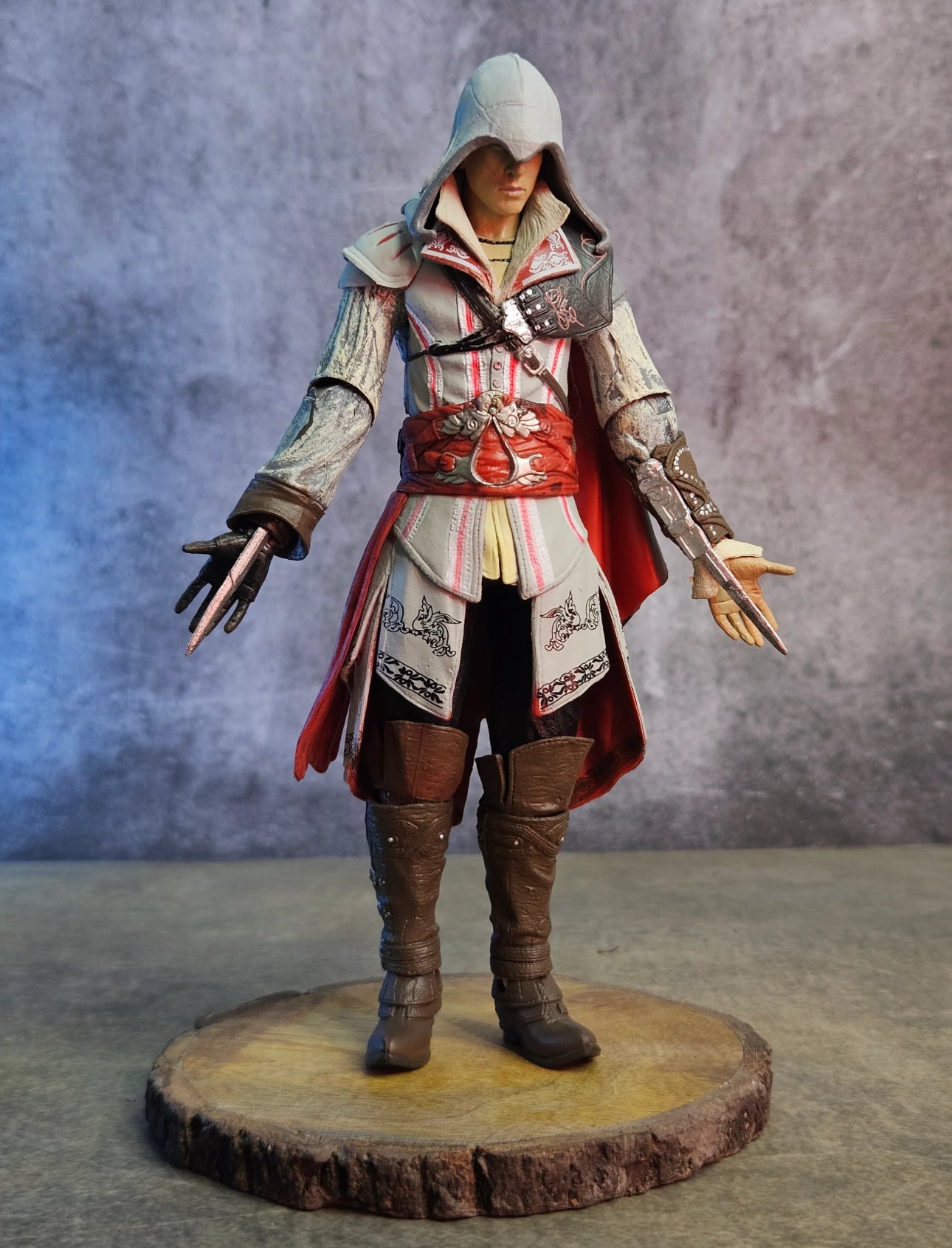 SN Auditor From France Master Assassin's Creed II Action Figure - Player Select Ubisoft White