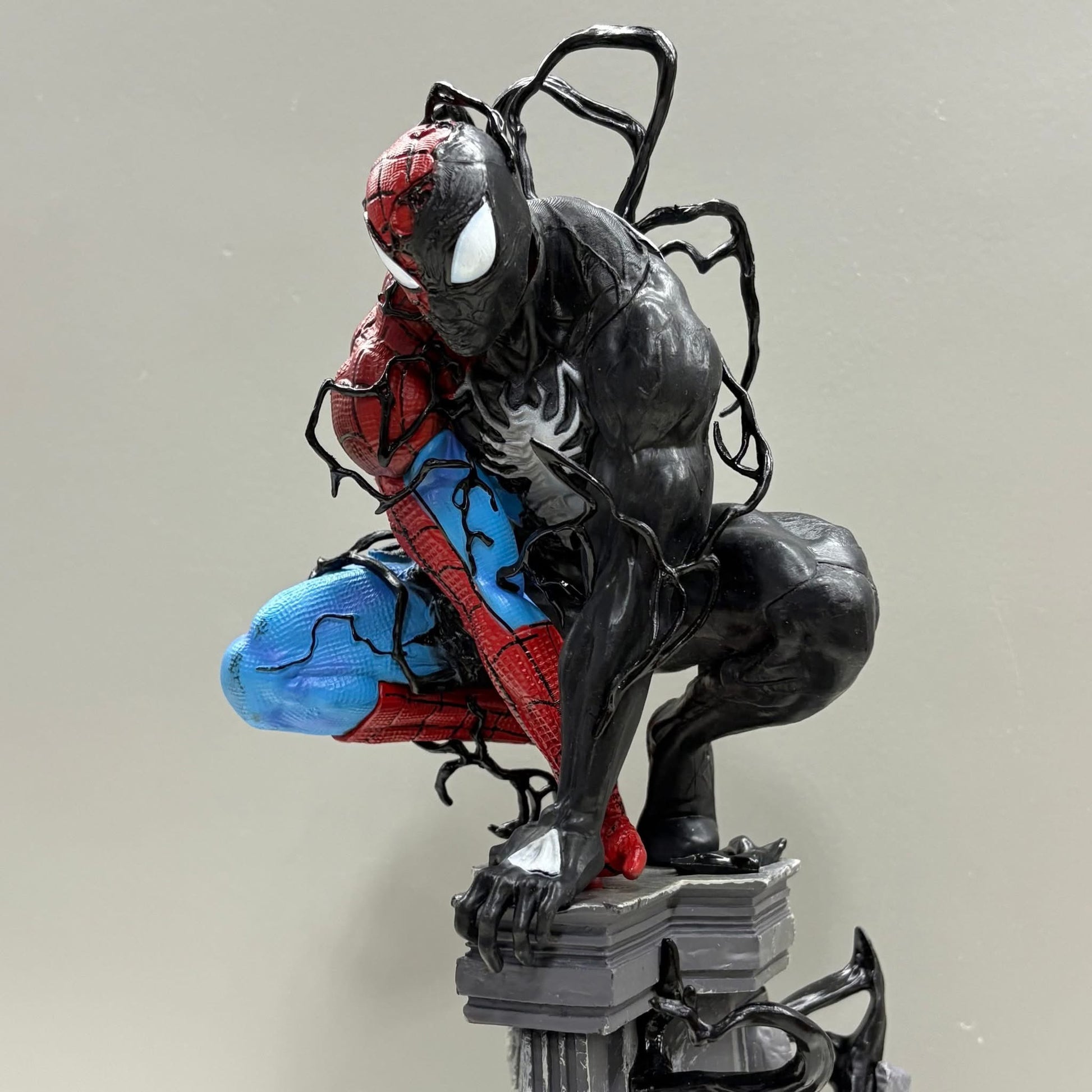 Spiderman x venom 40cm with lights