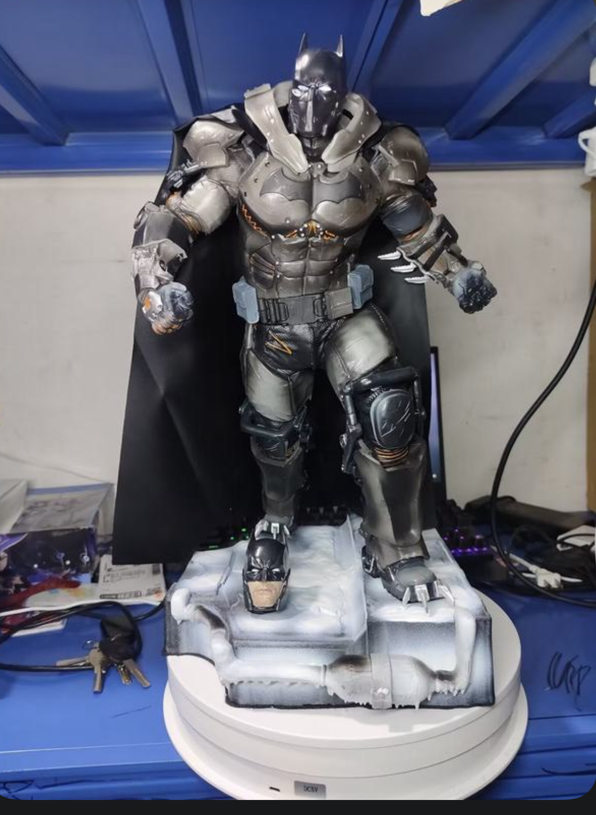 Big 50 cm Batman with extra heads and lights