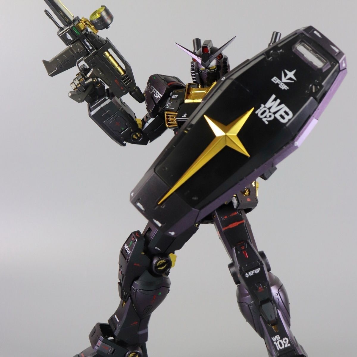 Daban PG RX-78-2 Gundam Ver. 2.0 Chameleon Limited Coating | Daban | 1/60 Preorder