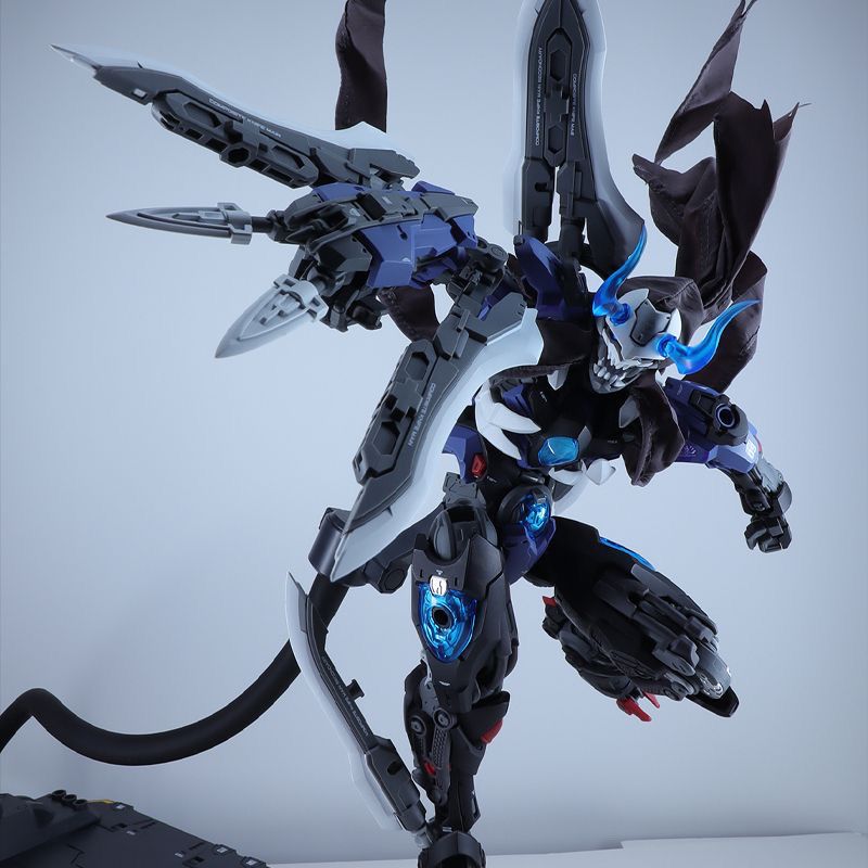 Lone Shadow (Standard Edition) | Hemoxian | 1/10 Scale Model Kit Preorder
