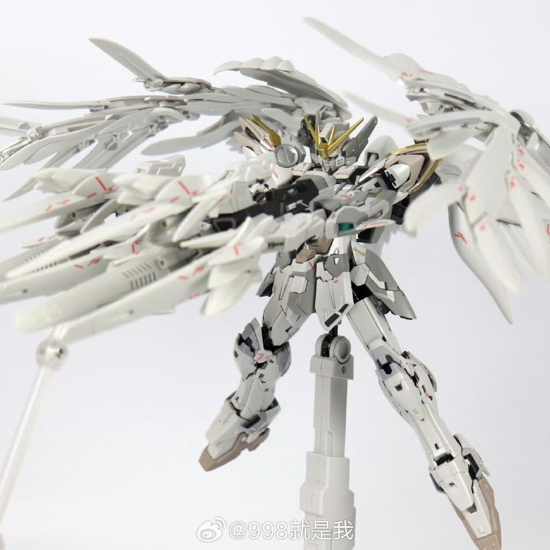 Daban 8827 Wing Gundam Snow White Prelude | Daban | 1/100 Preorder