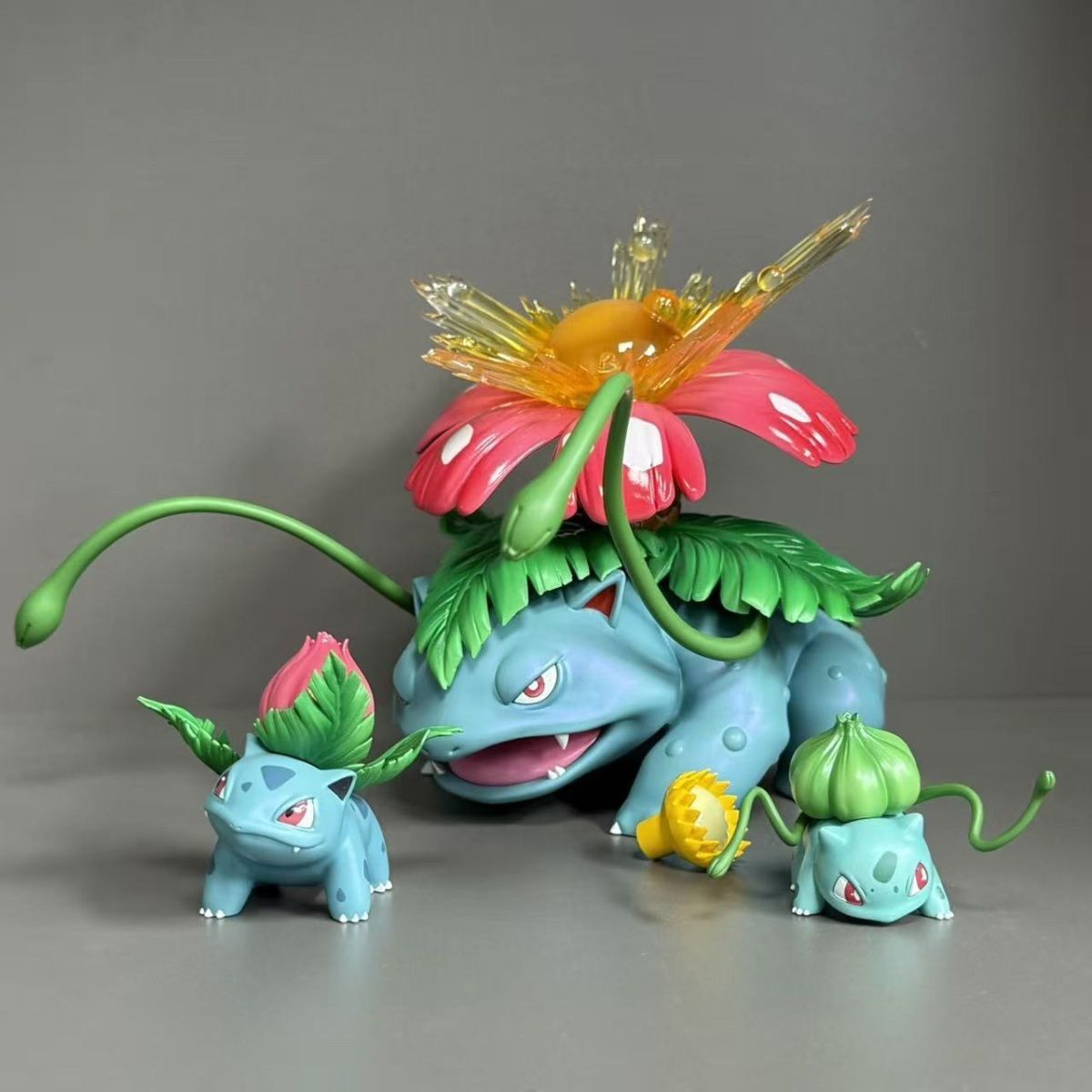 Venusaur evolution set Pre Order