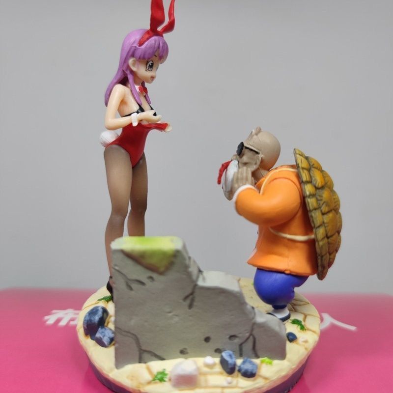 Master Roshi and Bulma figure pre order