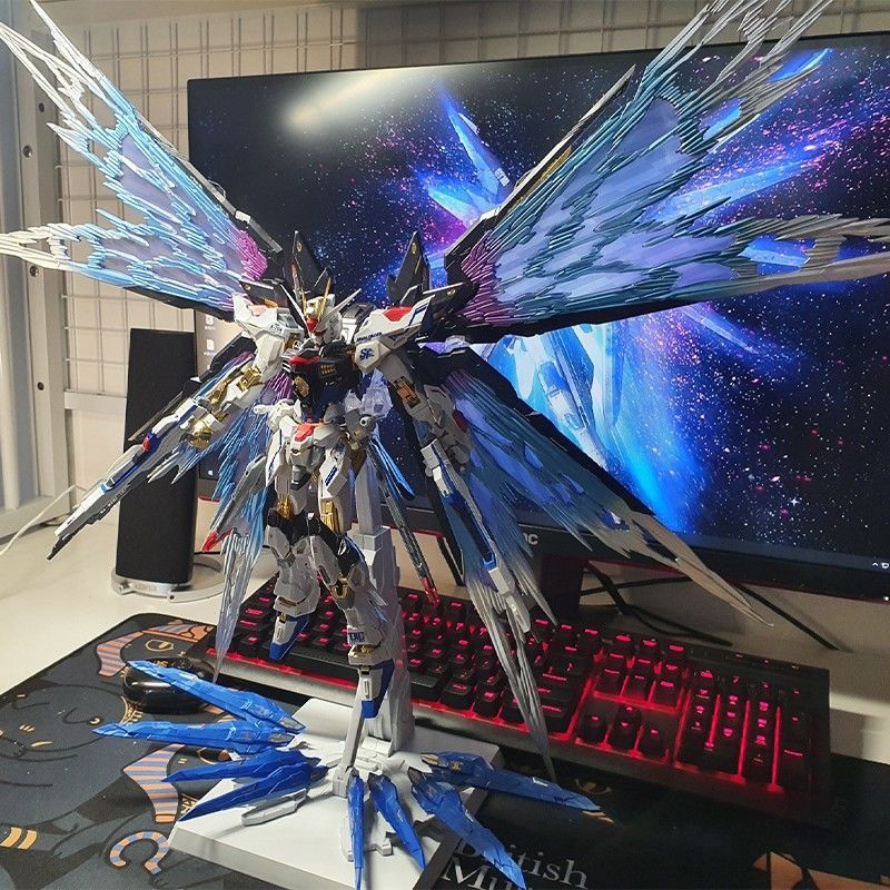 ZGMF-X20A Strike Freedom Ver. MB with Wings of Light (8802/8802S) | Daban Model | 1/100 Scale Model Kit Preorder