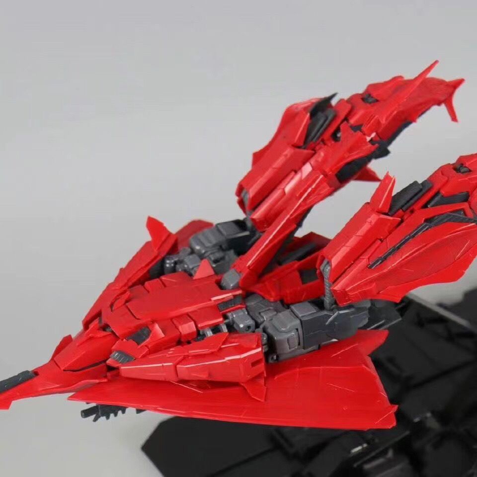 Zeta Gundam Red Zeta / Type (8824) | Daban Model | 1/100 Scale Model Kit Preorder