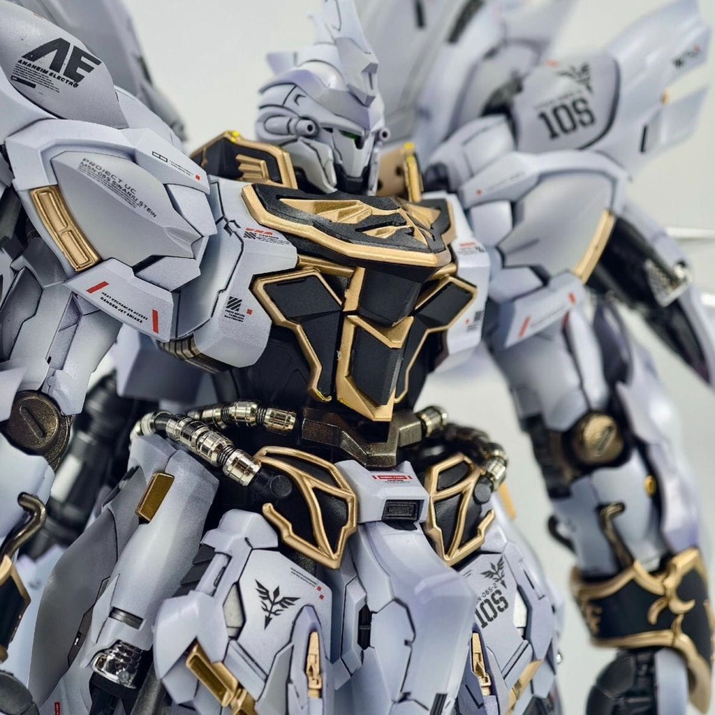 MSN-06S Sinanju White Wolf (Takumi Studio Ver.) 1/100 Scale Model Kit | Comet Technology | 1/100 Preorder