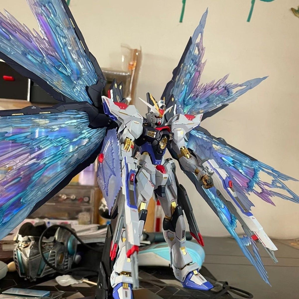 ZGMF-X20A Strike Freedom Ver. MB with Wings of Light (8802/8802S) | Daban Model | 1/100 Scale Model Kit Preorder
